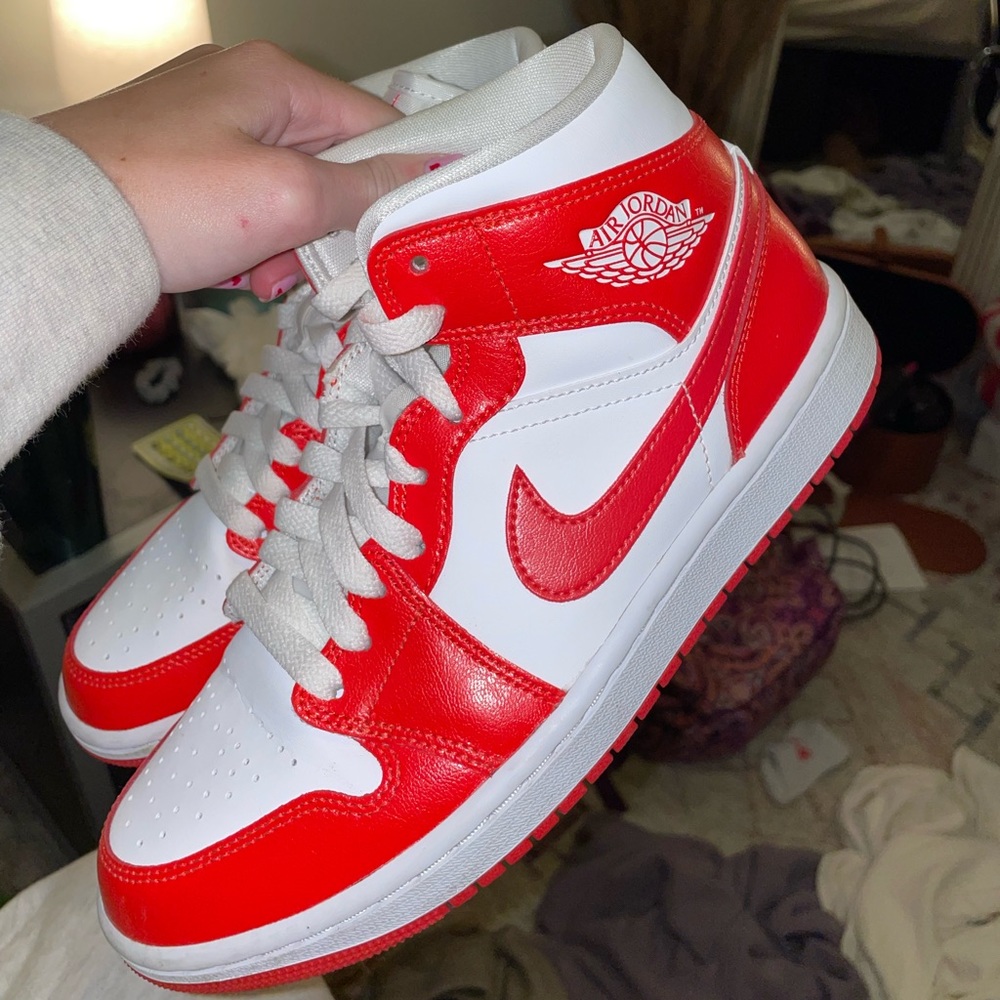Women’s Air Jordan 1 Mid